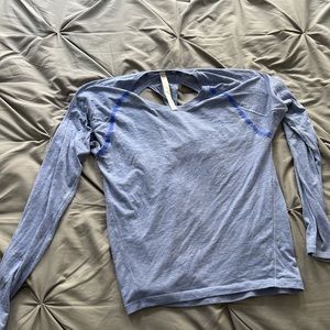 Lululemon keyhole back long sleeve shirt